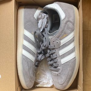 Samba OG grey - Like New - Men’s size 7.0/ women size 8.0